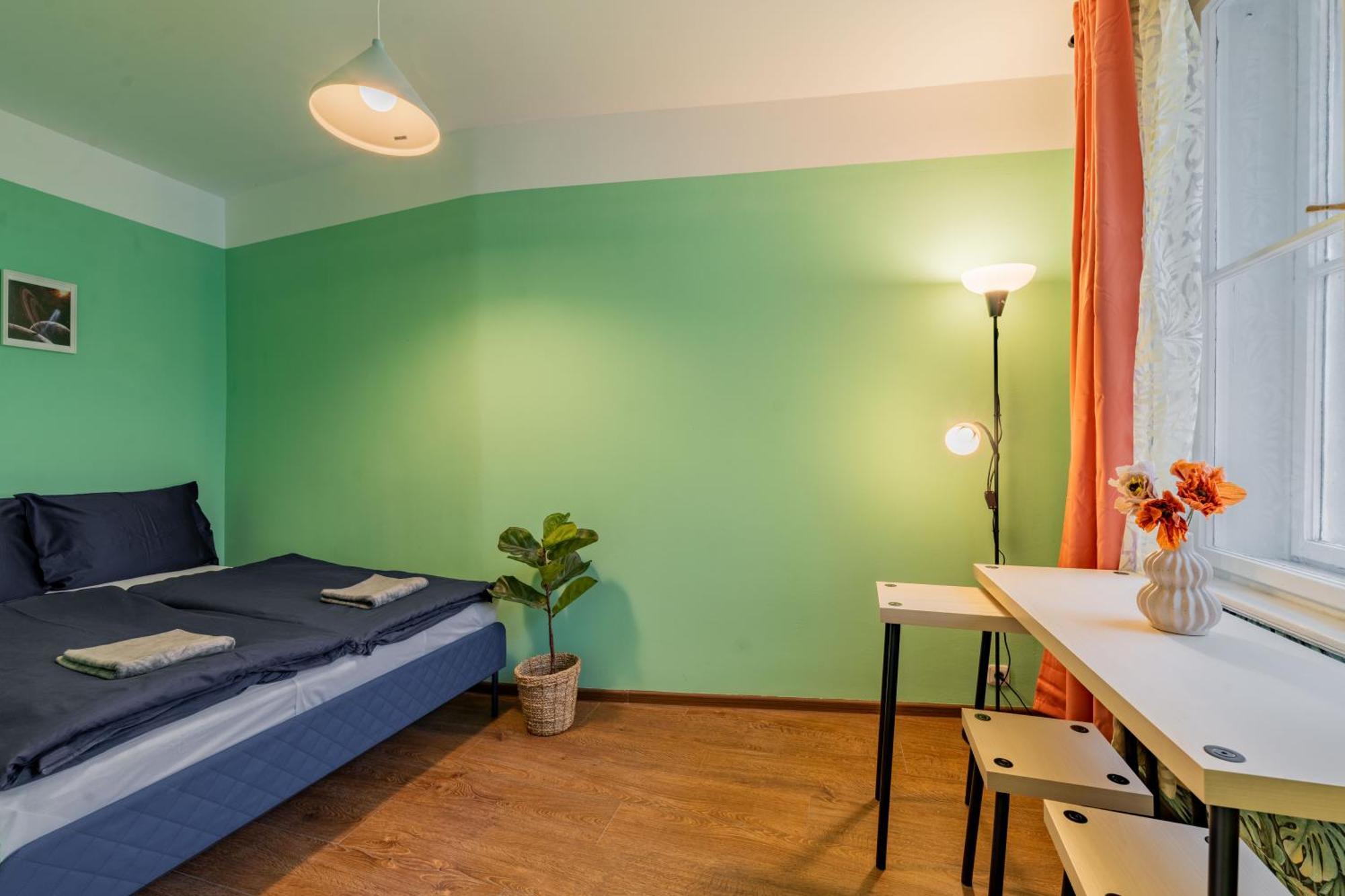 Stellar Female Hostel Praha Bagian luar foto