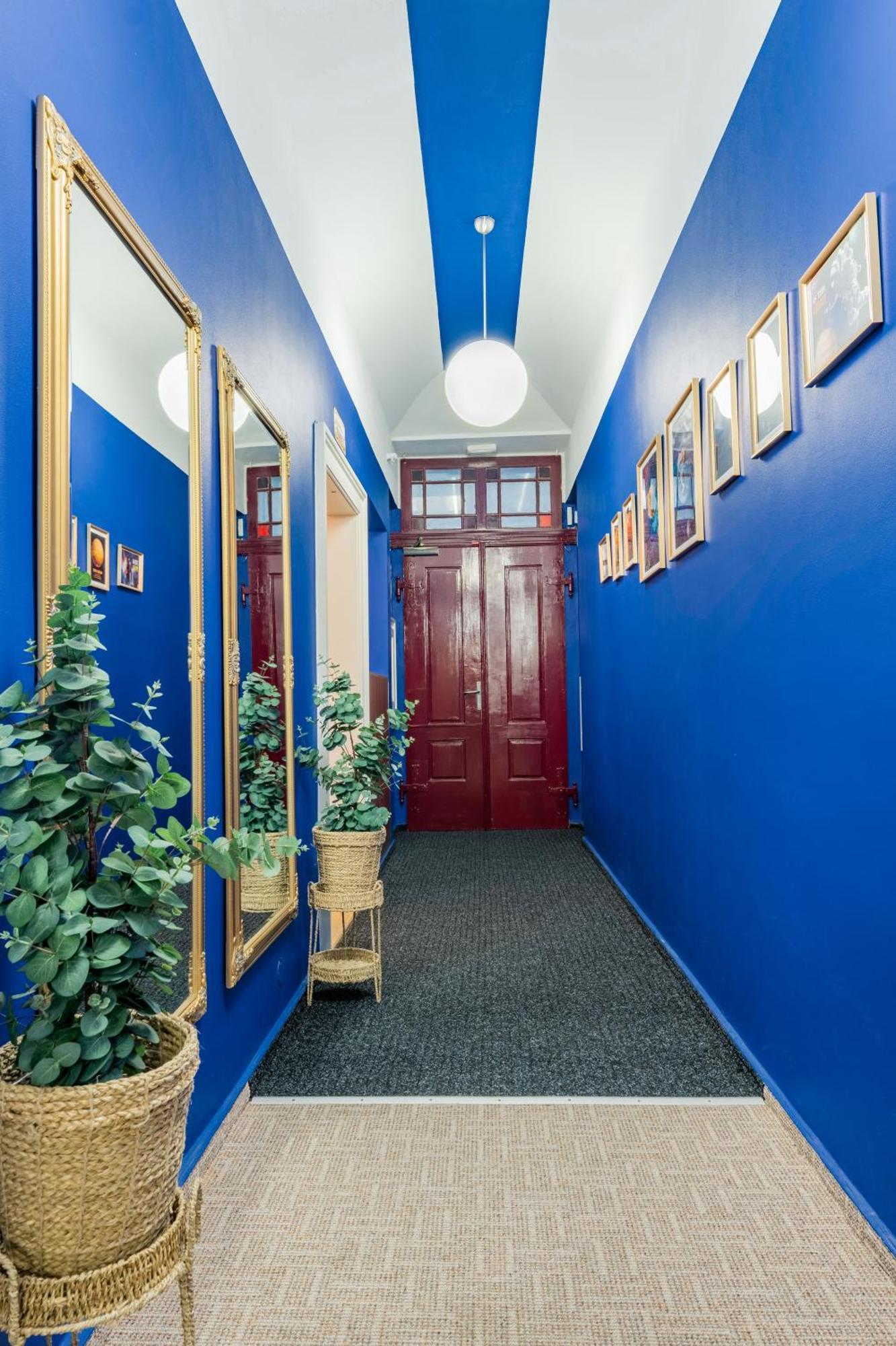 Stellar Female Hostel Praha Bagian luar foto