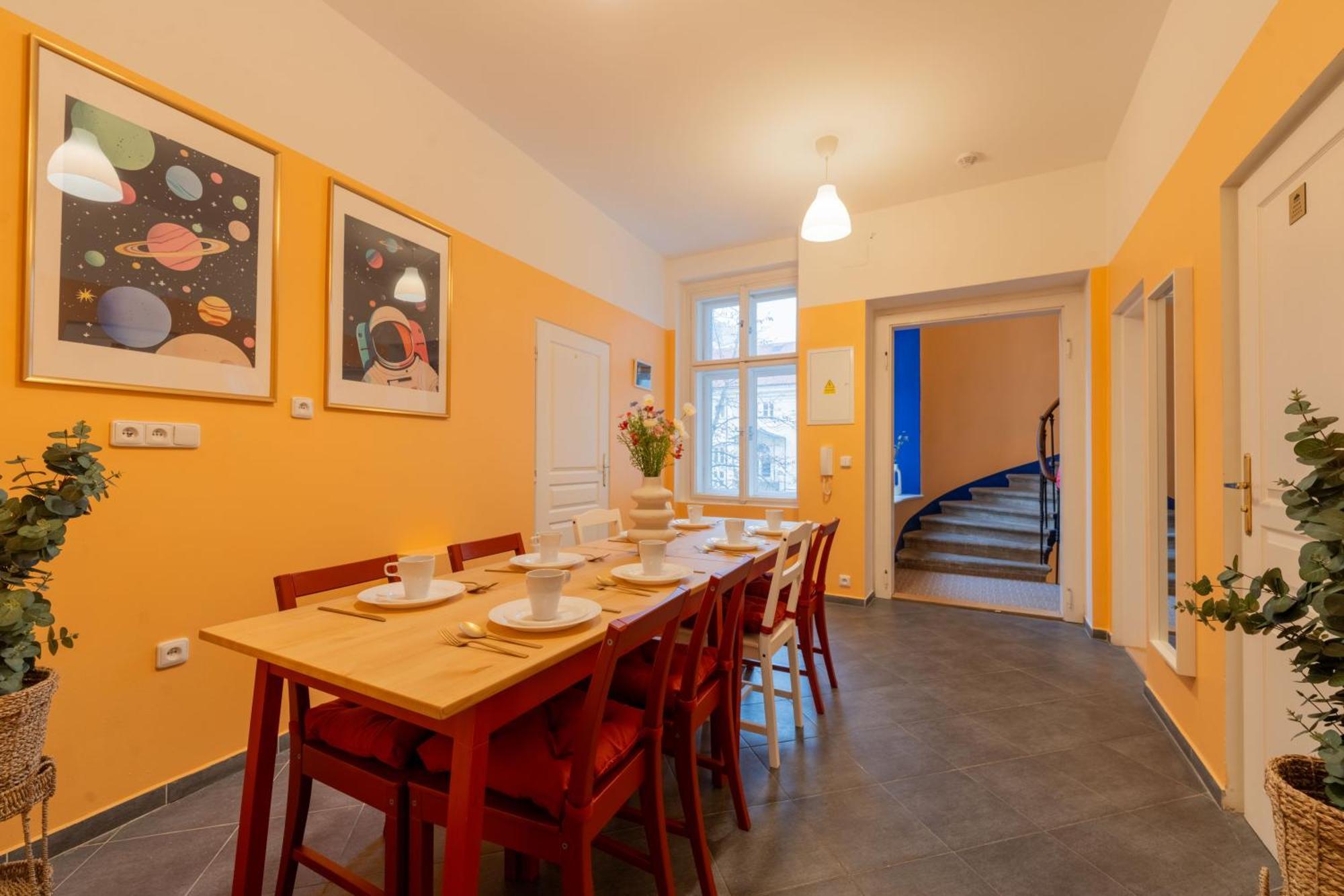 Stellar Female Hostel Praha Bagian luar foto