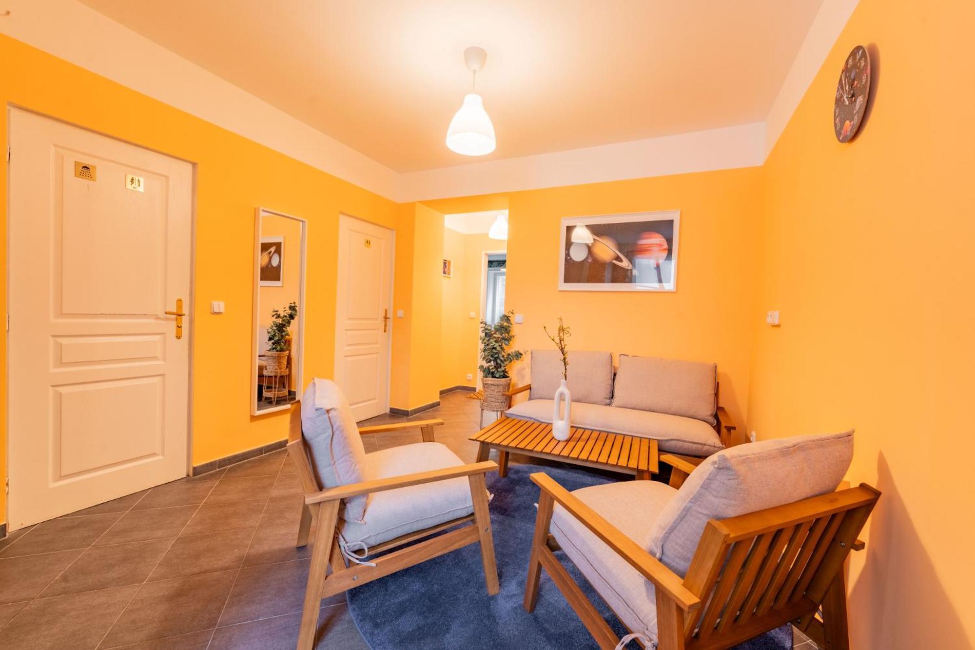 Stellar Female Hostel Praha Bagian luar foto