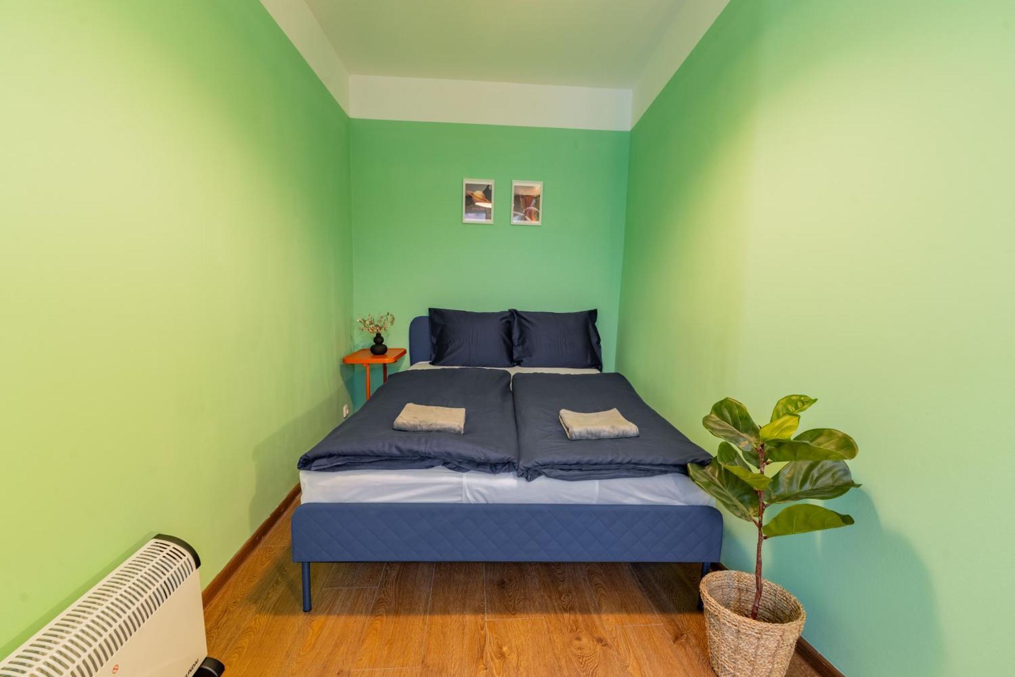Stellar Female Hostel Praha Bagian luar foto